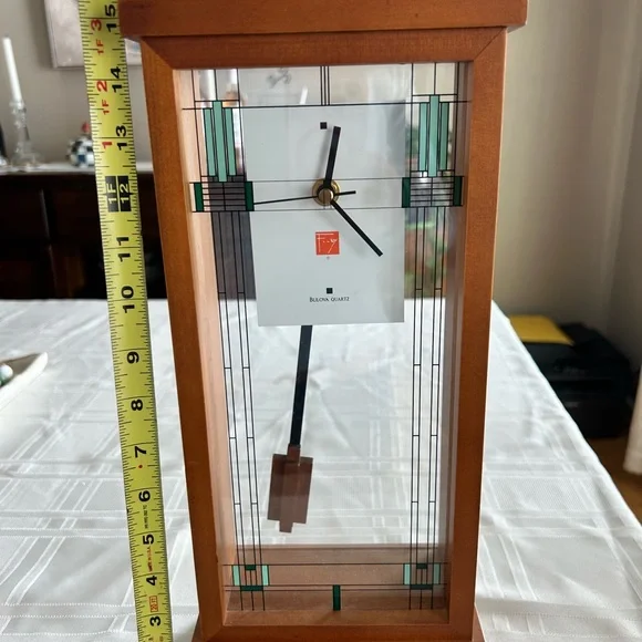 Frank Lloyd Wright Bulova Wooden Clock for mantel - Picture 3 of 12